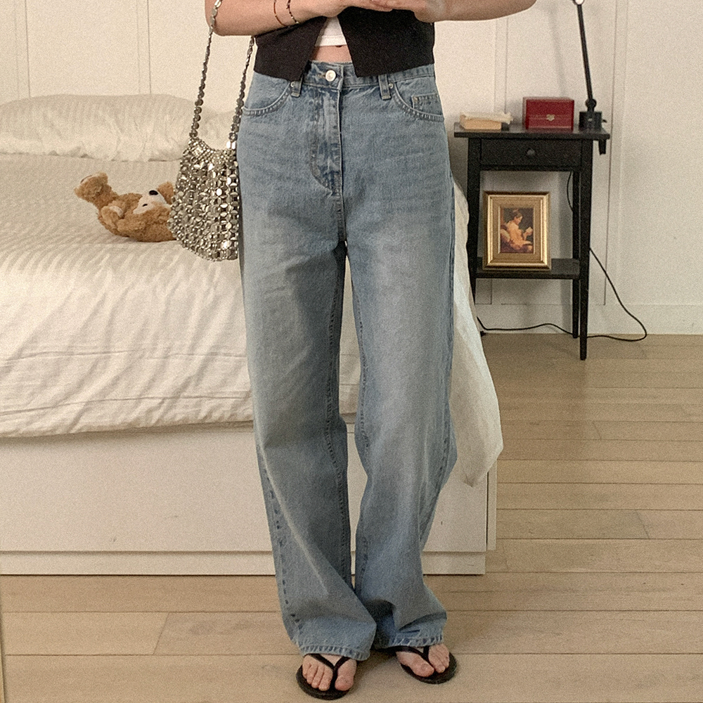 ウォッシュストレートデニムパンツ