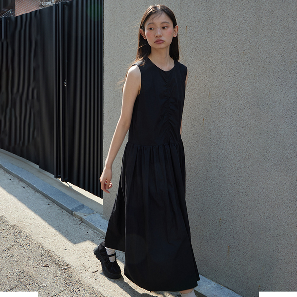 黒のプリーツノースリーブワンピース 中古・古着通販】ISSEY MIYAKE (イッセイミヤケ) ノースリーブ