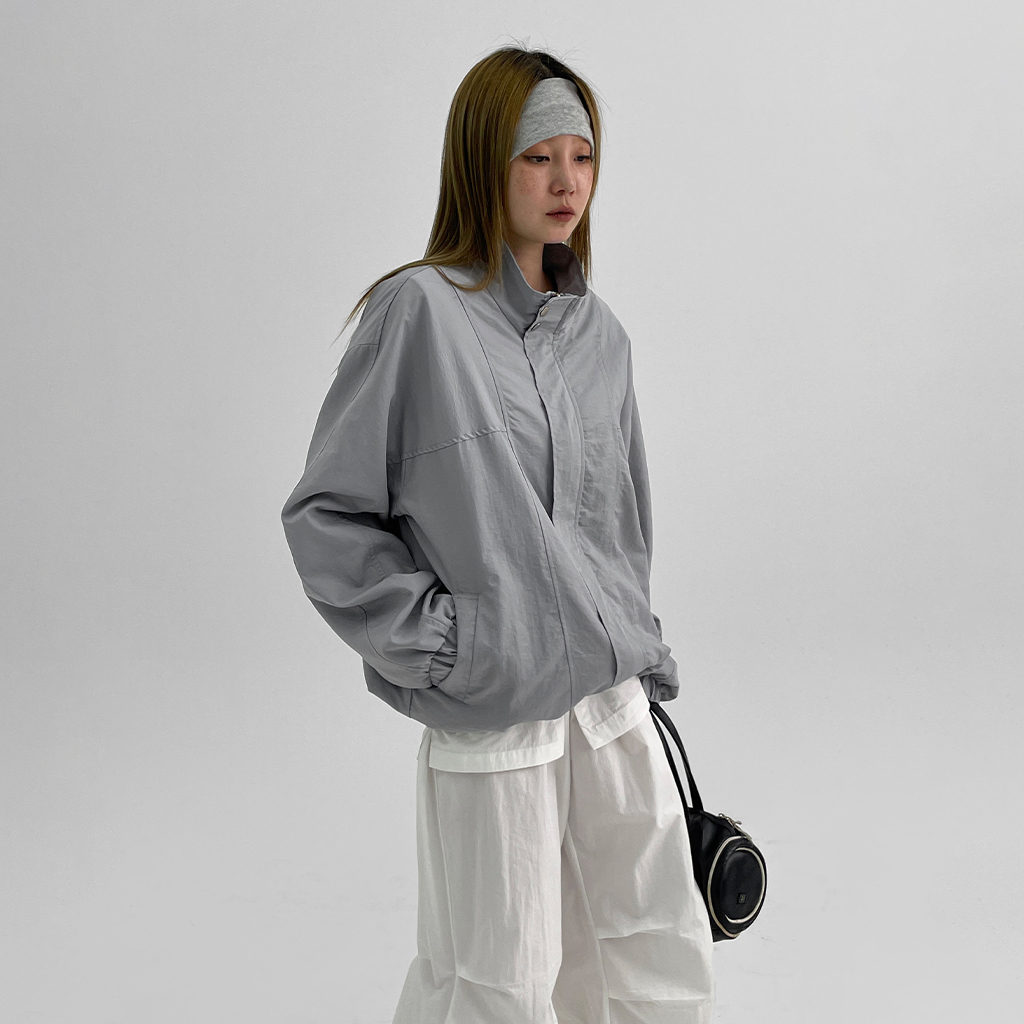 サラットルーズフィットハイネックウィンドブレーカージャンパー