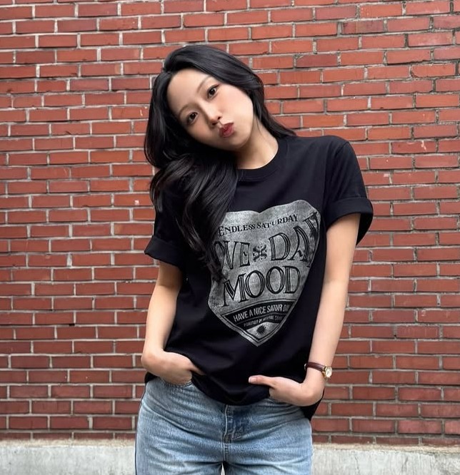 SATUR/Saturday Retro Mood Graphic T-Shirtsユニセックス MUSINSA公式 | SATUR Saturday Retro Mood Graphic Short Sleeve