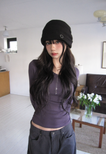 VネックシャーリングスリムフィットTシャツ