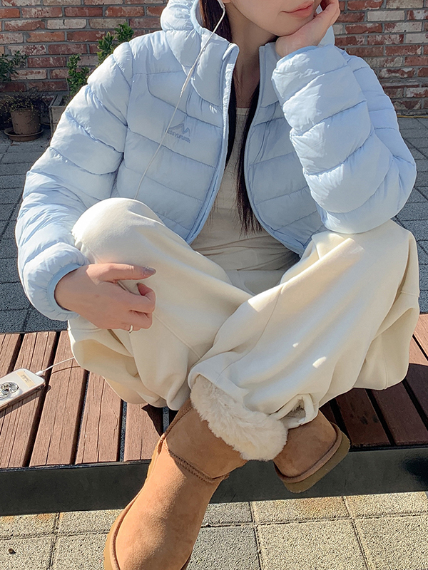 フード付きライトダウン