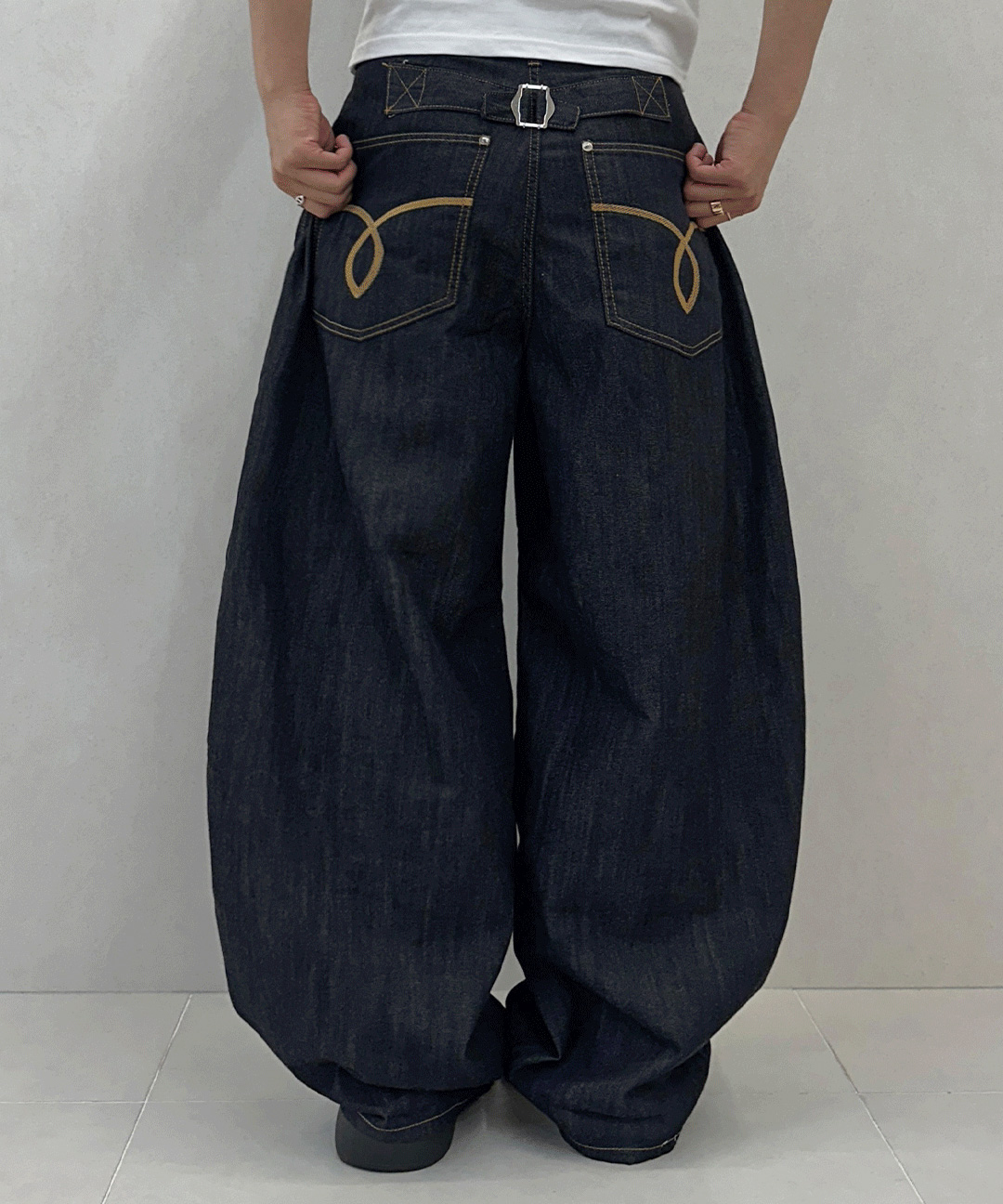 ノンフェードポケットステッチデニムバルーンパンツ | ファッション