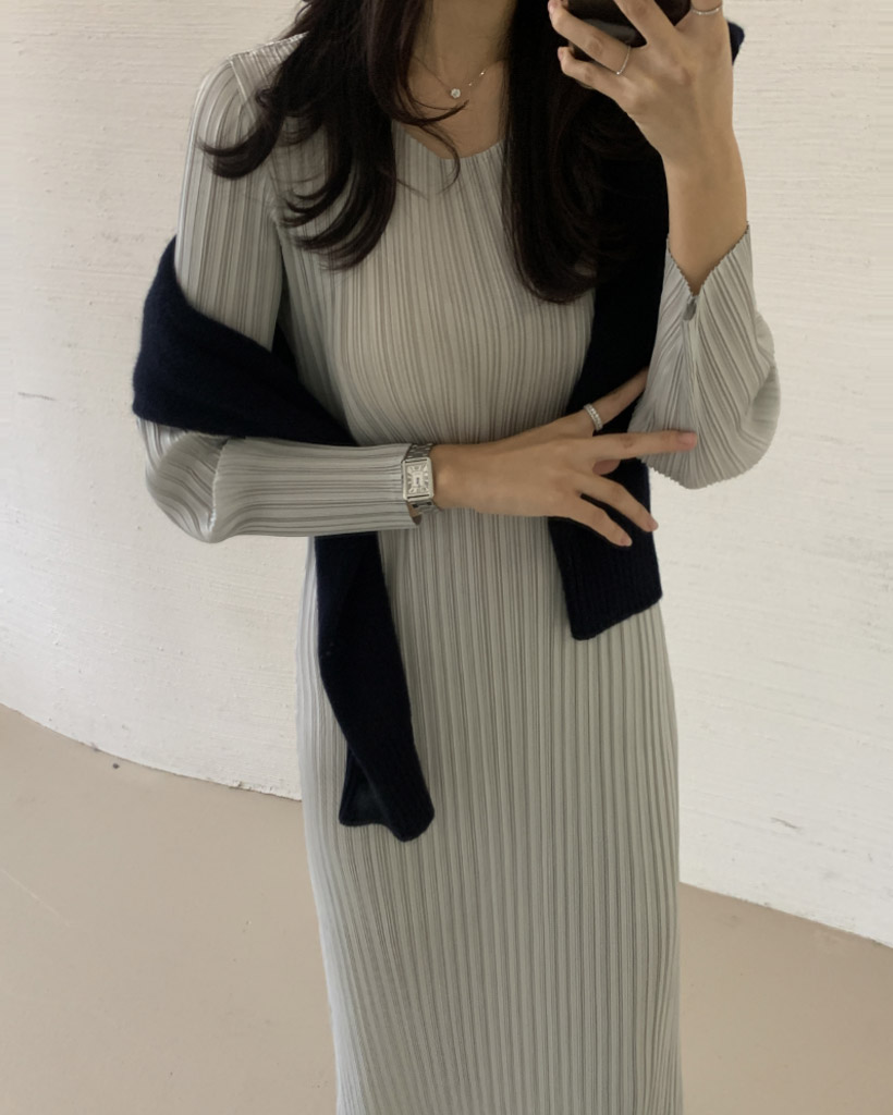 [PLEATS] Glow Matte Long Sleeve Dress - Silver
