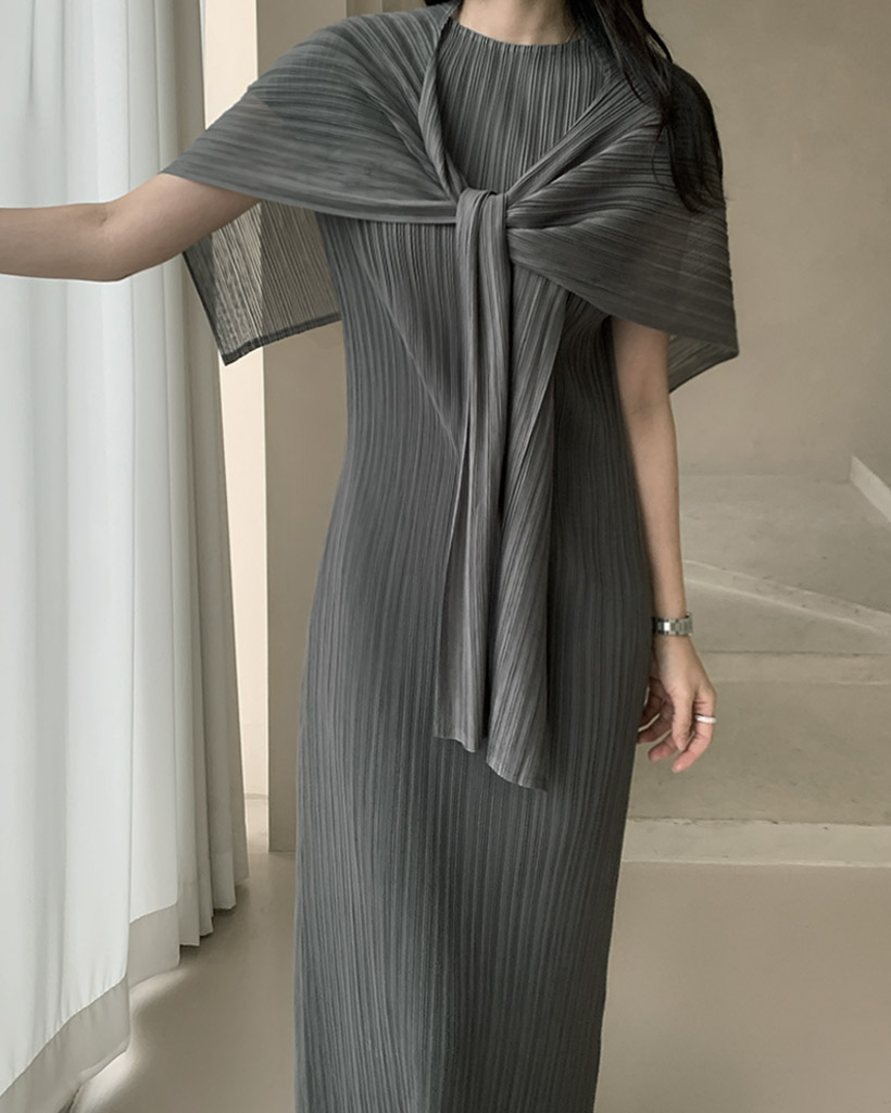 [PLEATS] Silhouette Half Shawl Dress - Charcoal