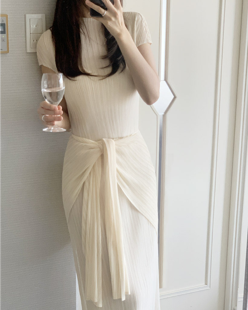 [PLEATS] Silhouette Half Shawl Dress - Choux Cream