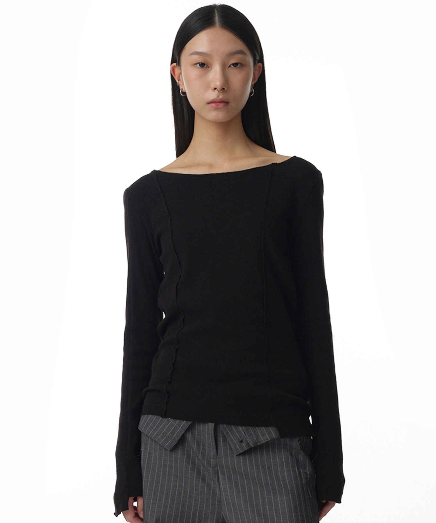 Cut Off Incision T-Shirt [Black]