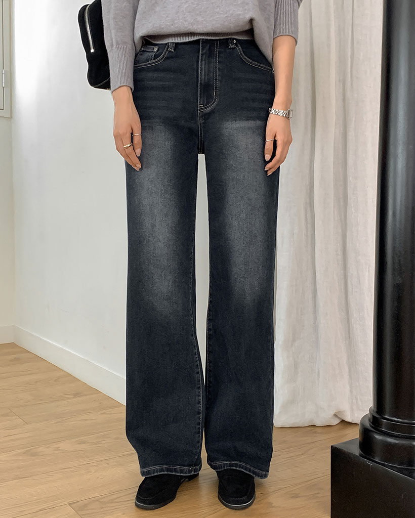 Soft brushed wash semi-wide denim pants