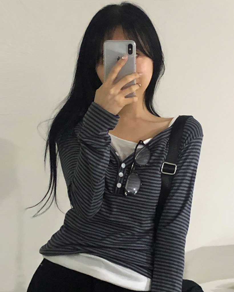 ボーダーボタンVネックTシャツ