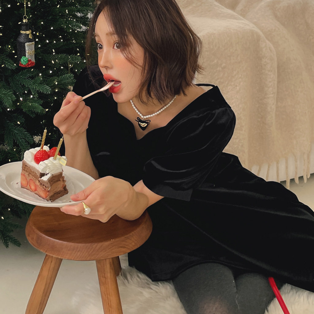 Jujuベルベットパフミニワンピース