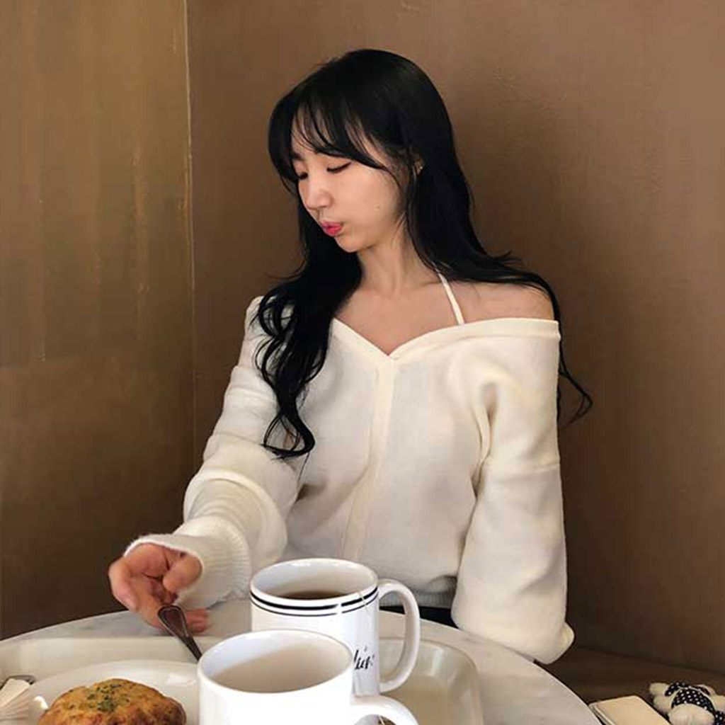 ホルター紐オフショルVネックニット | ファッション通販サイト NUGU