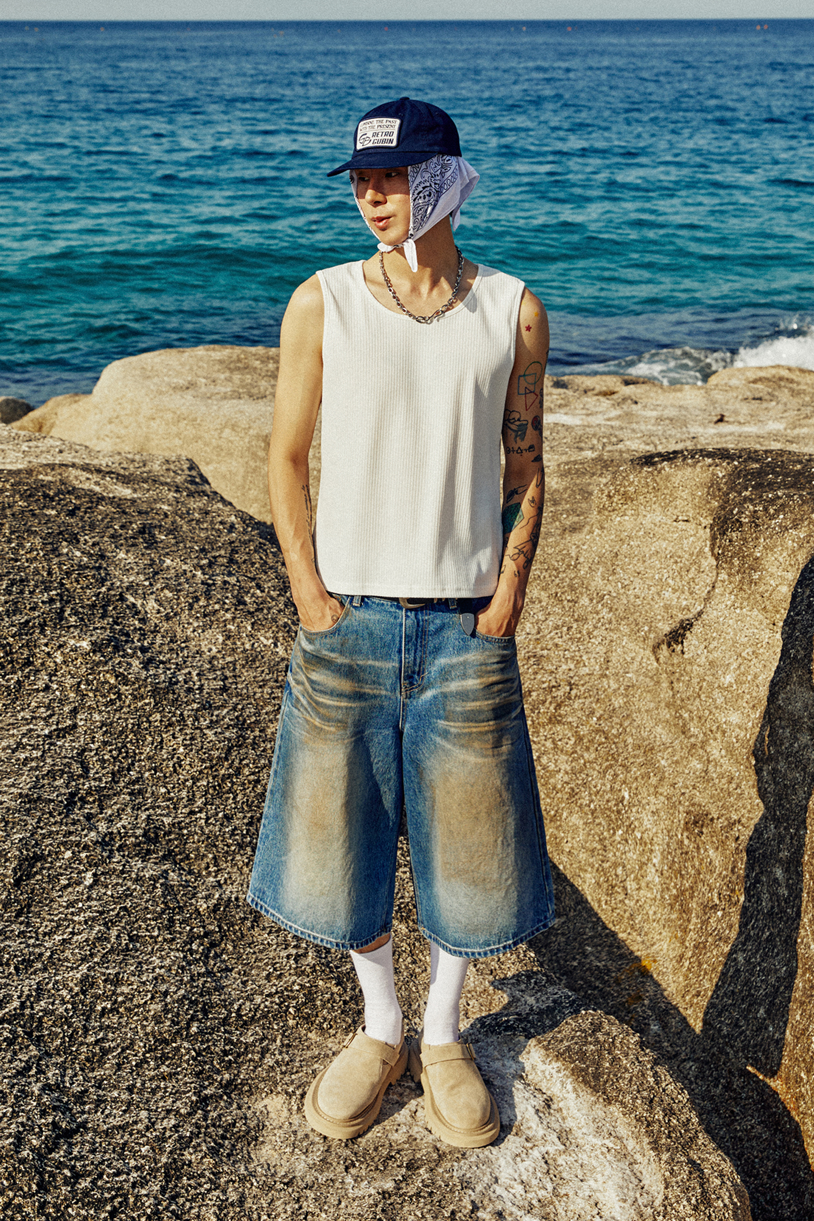 STEEL POINT SLEEVELESS - WHITE