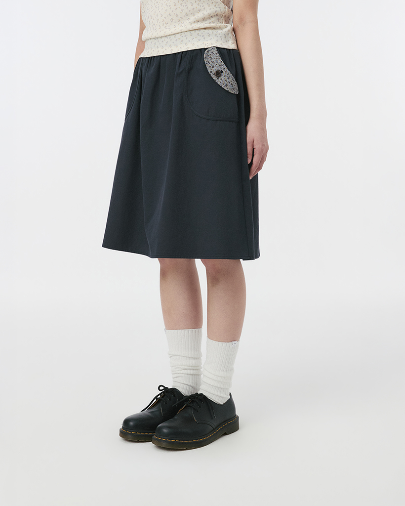FLORAL POCKET BANDING MIDI SKIRT, DEEP NAVY