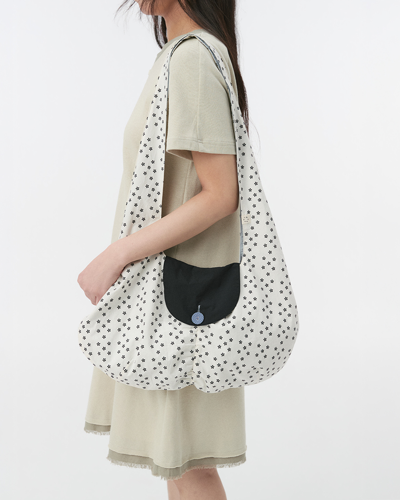 FLORAL REVERSIBLE HOBO BAG, SKY BLUE