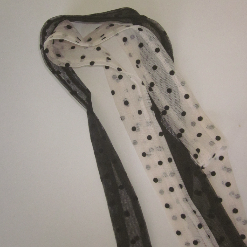 ドット柄マフラー