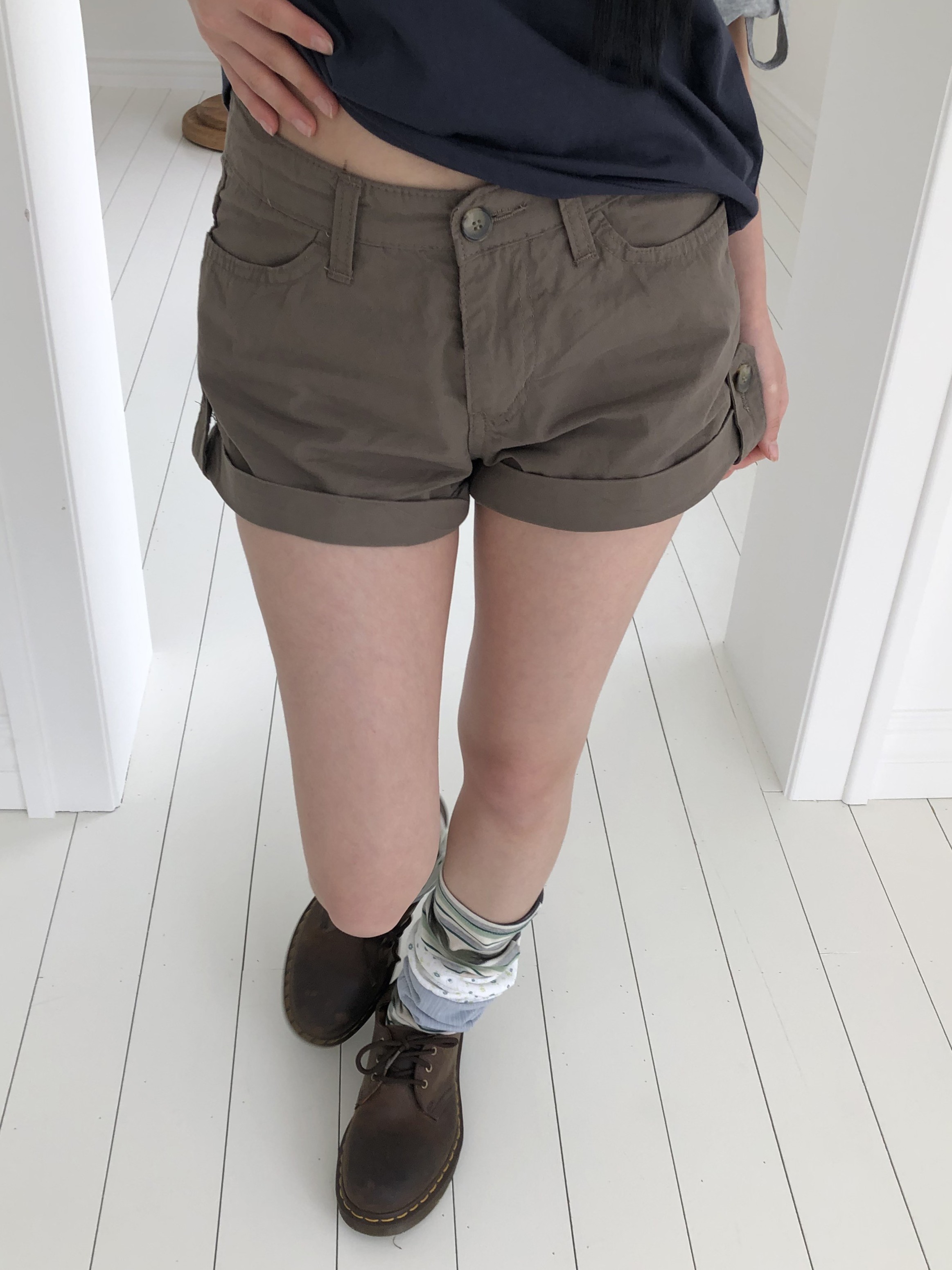 ロールアップショートパンツ