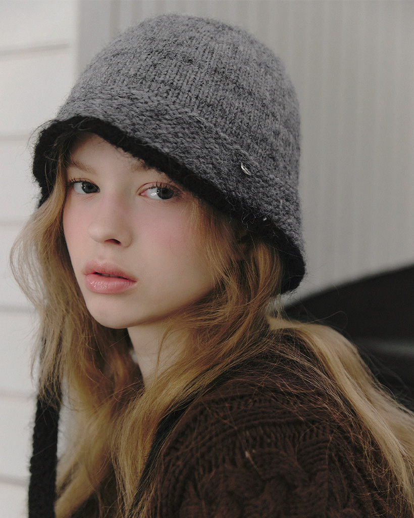 Ruffin Color Block Knit Bonnet Hat