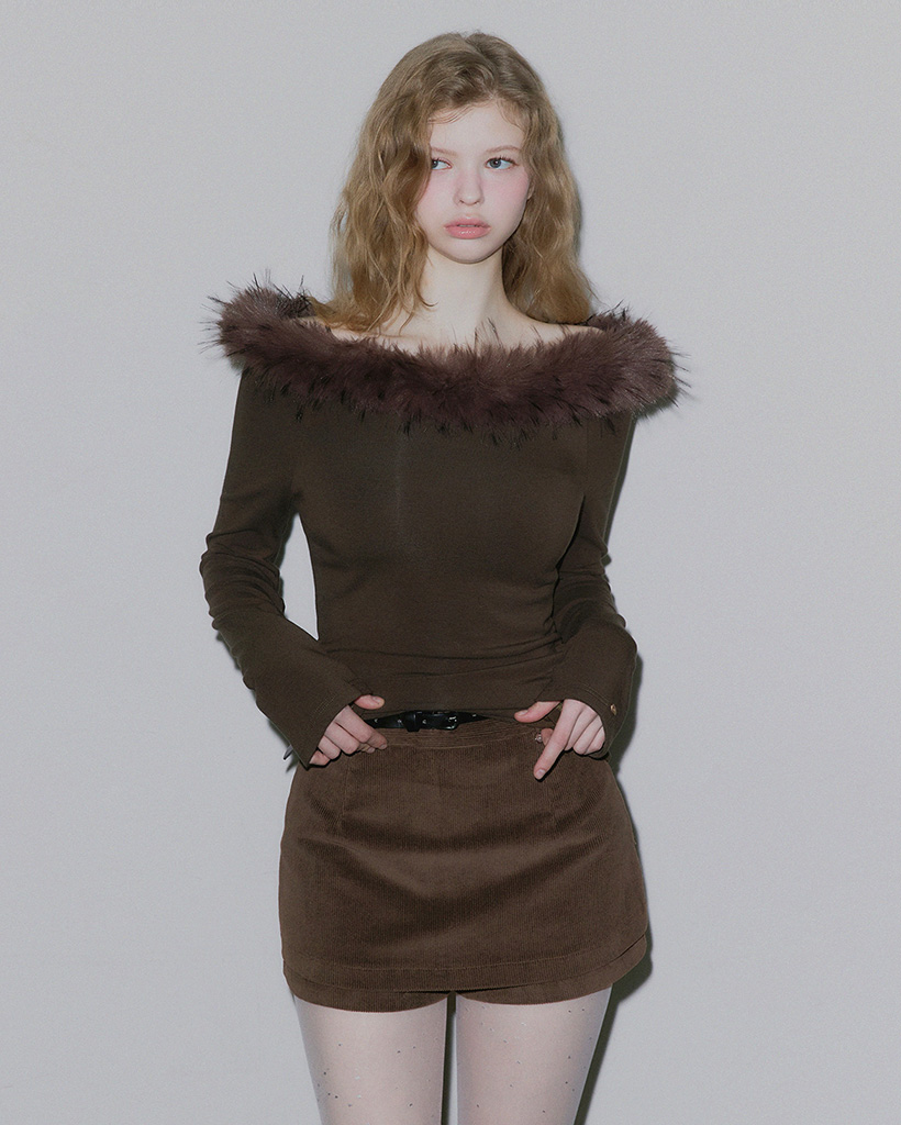 Litto fur shirring off-shoulder long-sleeve top