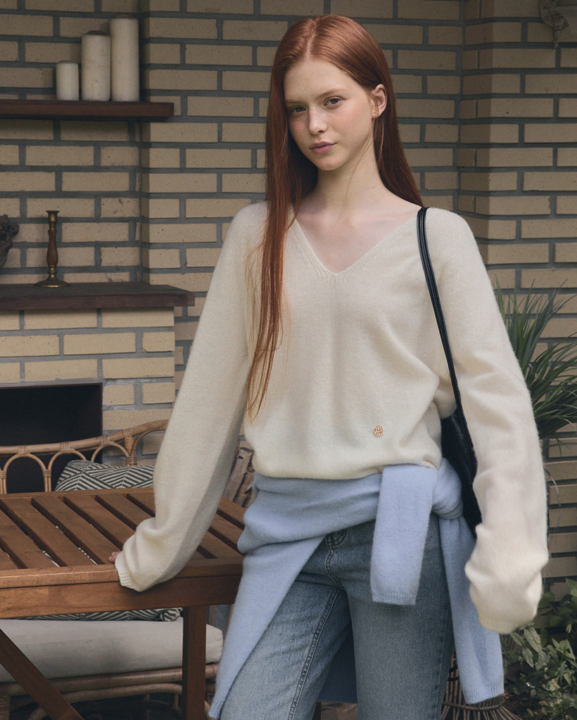 Longc Pastel V-Neck Long-Sleeve Knit