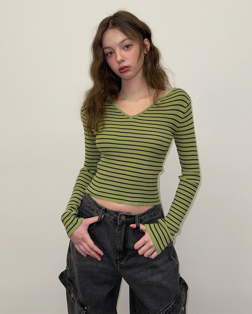 ボーダーVネック長袖ニット