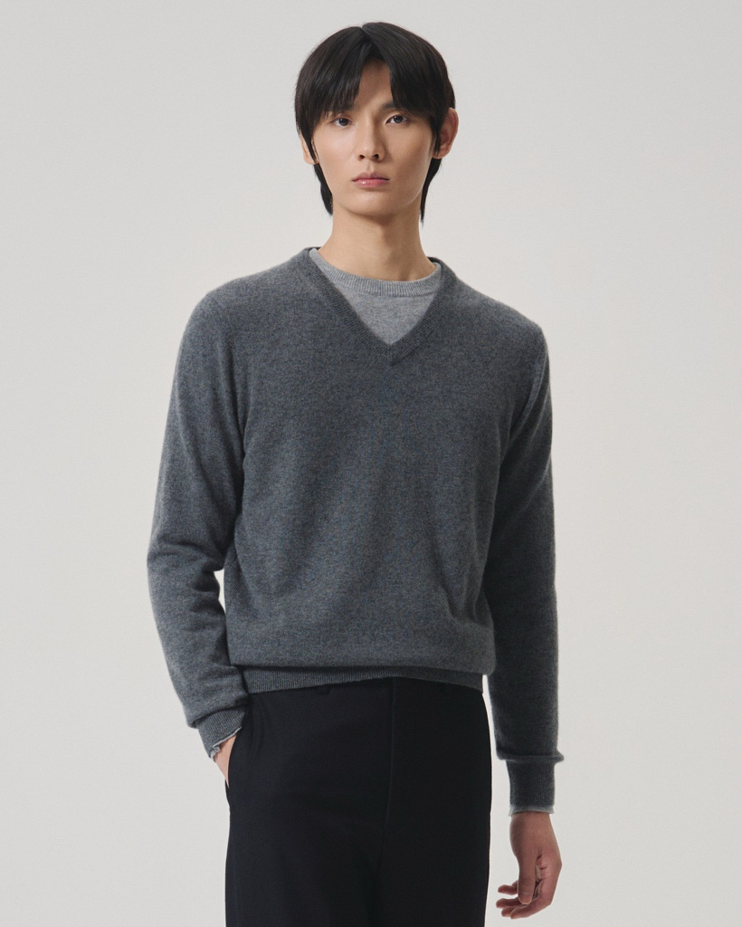 [UNISEX] Cashmere Essential Blend V-Neck Charcoal