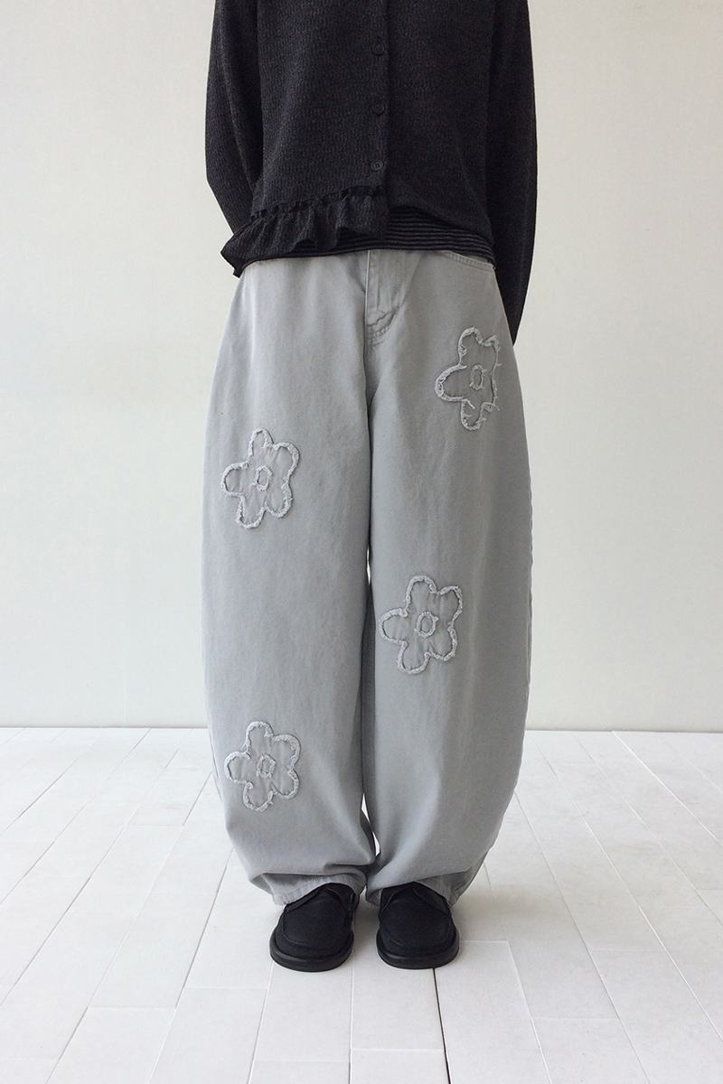 フラワーワイドチノパンツ