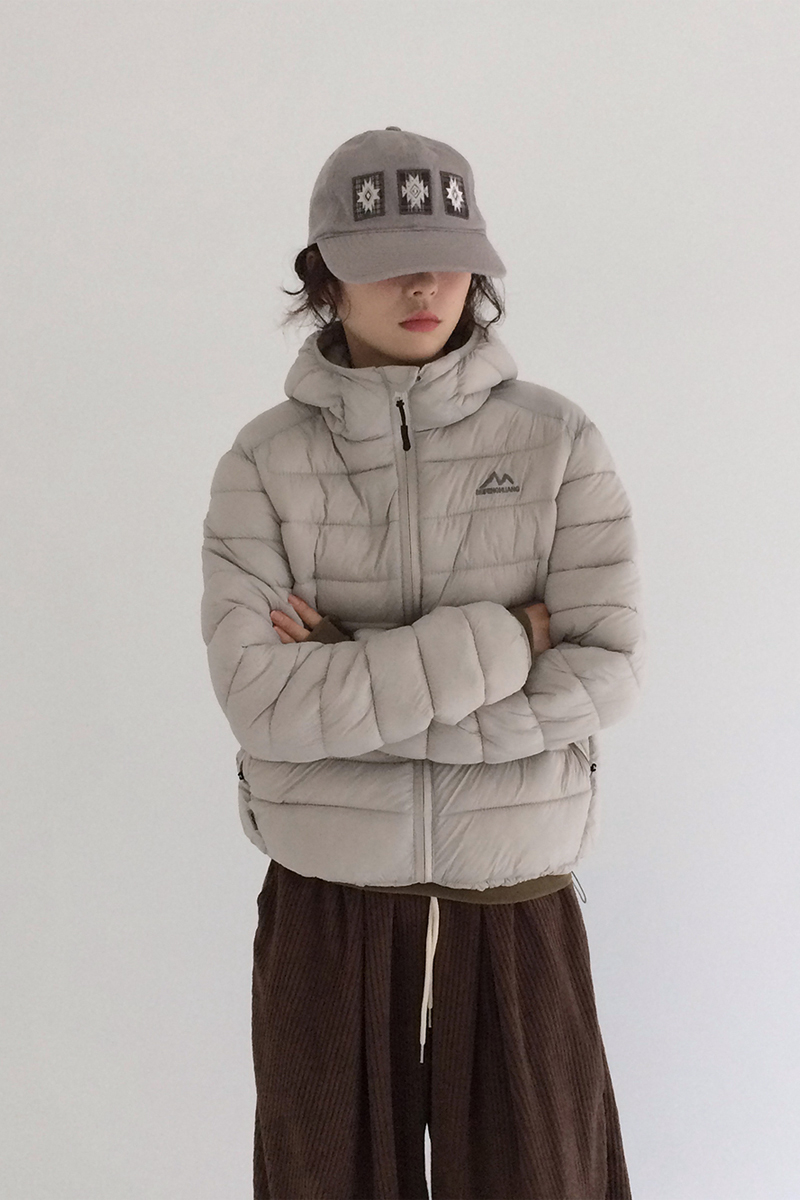 ベーシックライトダウンパーカー