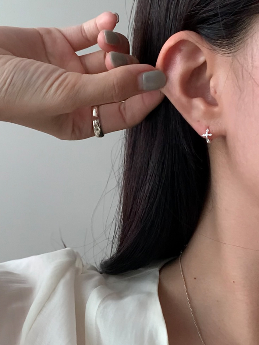 (silver925) Cubic cross onetouch earrings
