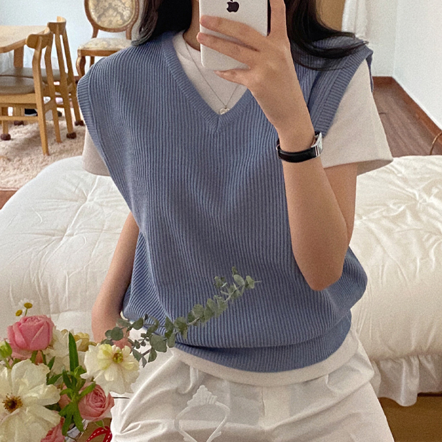 Vネッククロップドリブレイヤードニットベスト