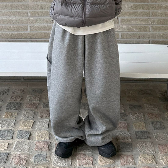 UNISEX]ウィンターカーペンターボアワイドパンツ | ファッション