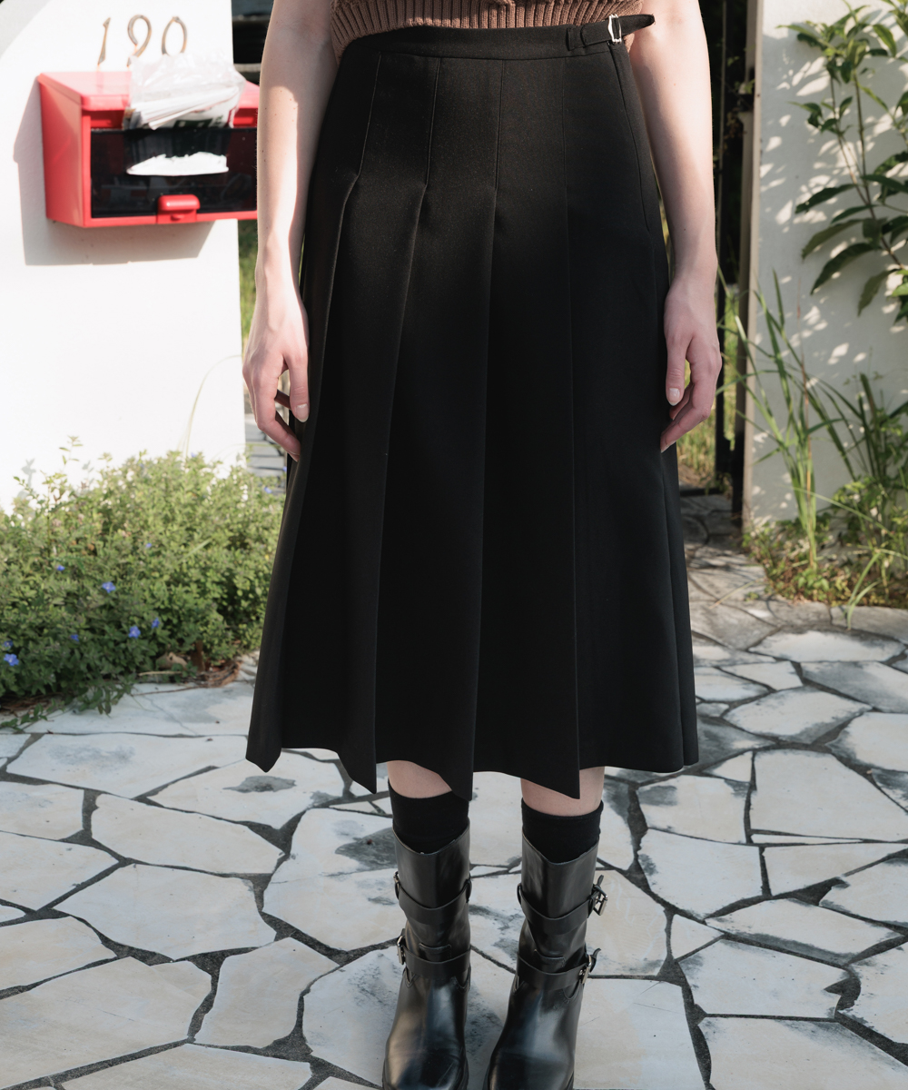 Buckle Pleats Long Skirt [Black]