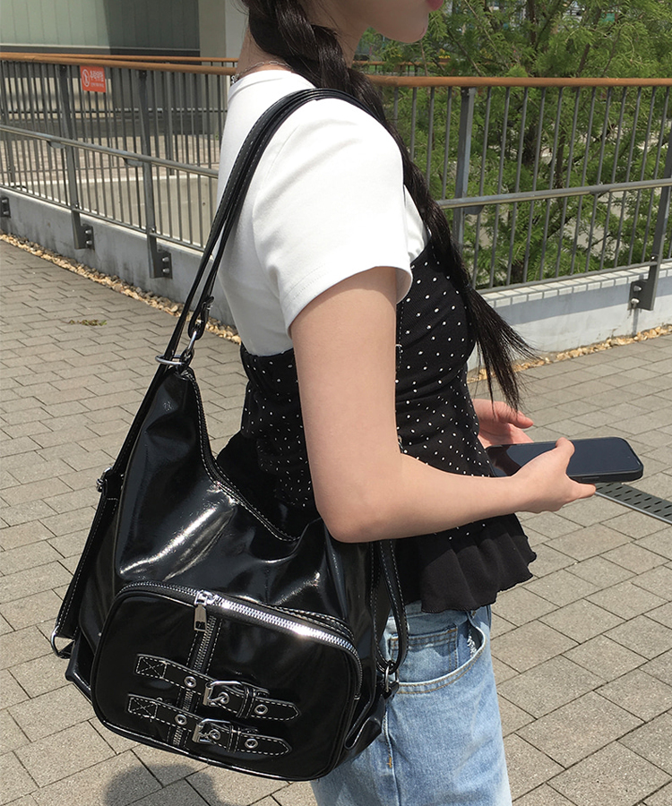 フロントダブルベルトフェイクレザービッグショルダーバッグ