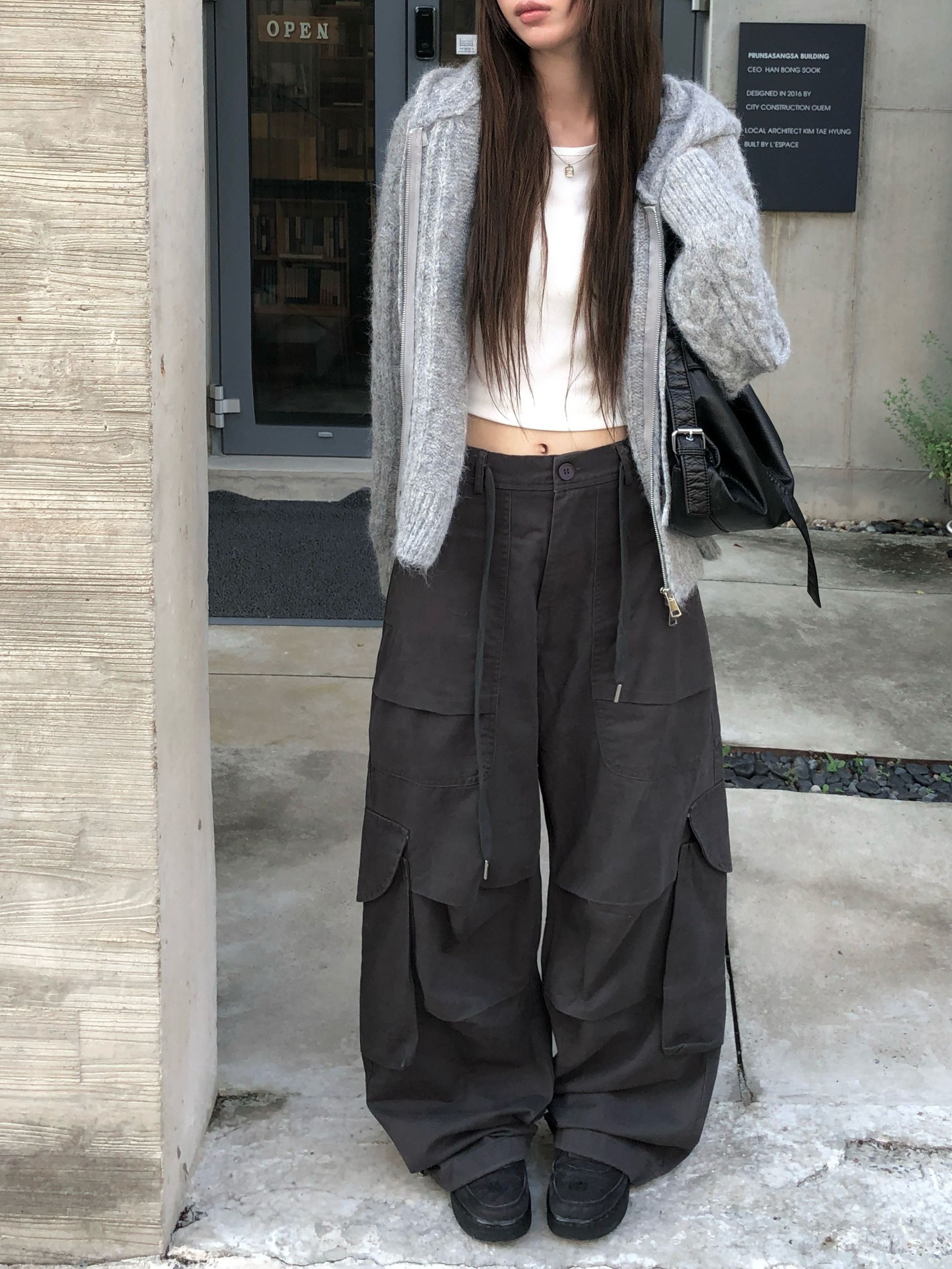 サイドビッグポケット膝ダーツワイドカーゴパンツ