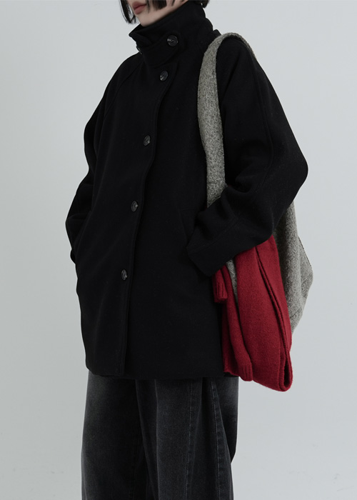 ハイネックハーフコート