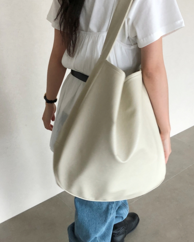 ラウンドフェイクレザーショルダーバッグ | ファッション通販