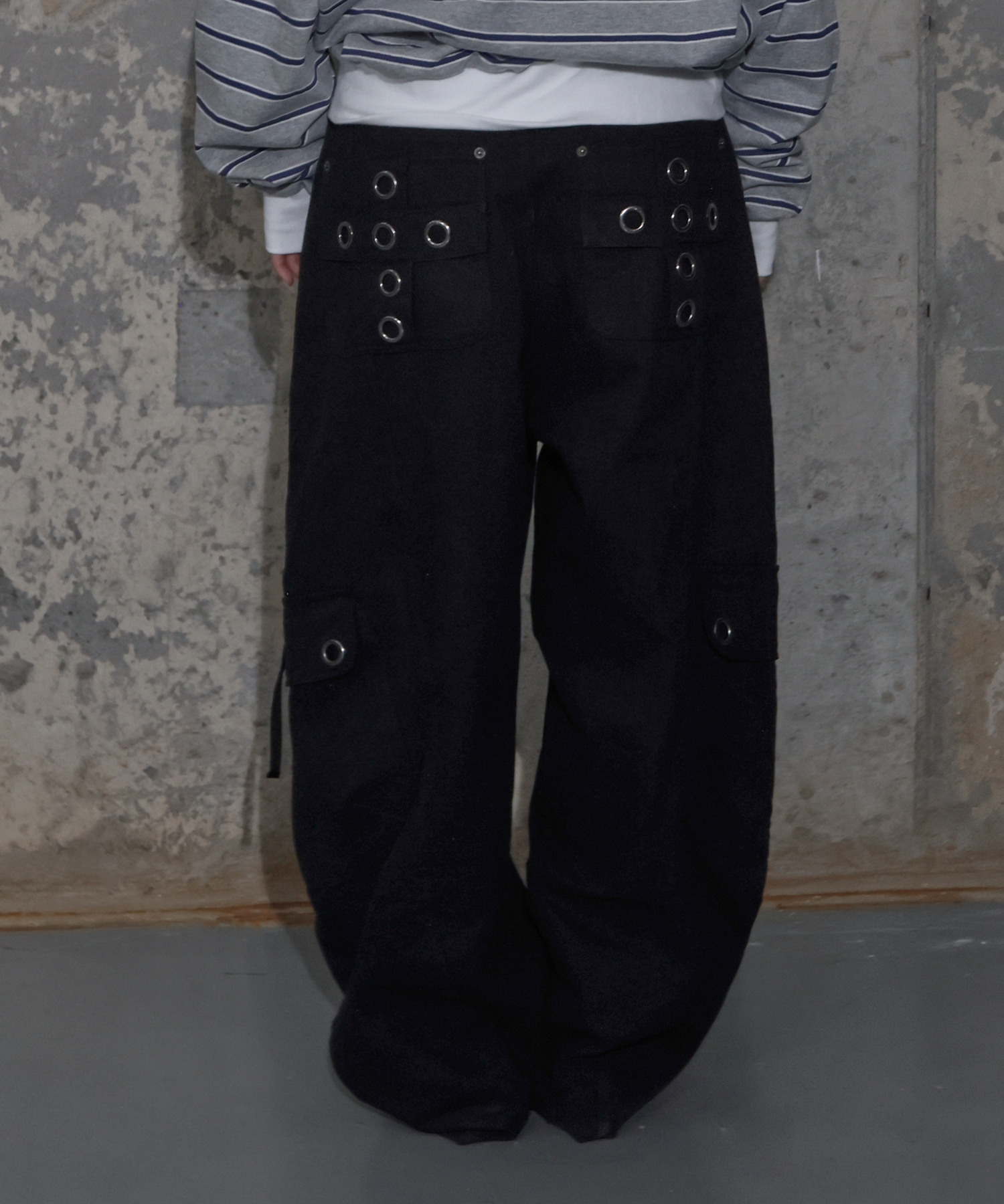 CROSS POCKET CARGO PANTS (BLACK) F25ZD976