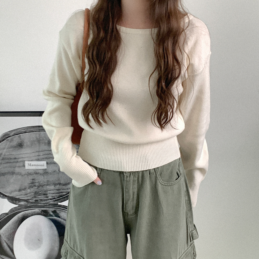 ボートネック無地ニット