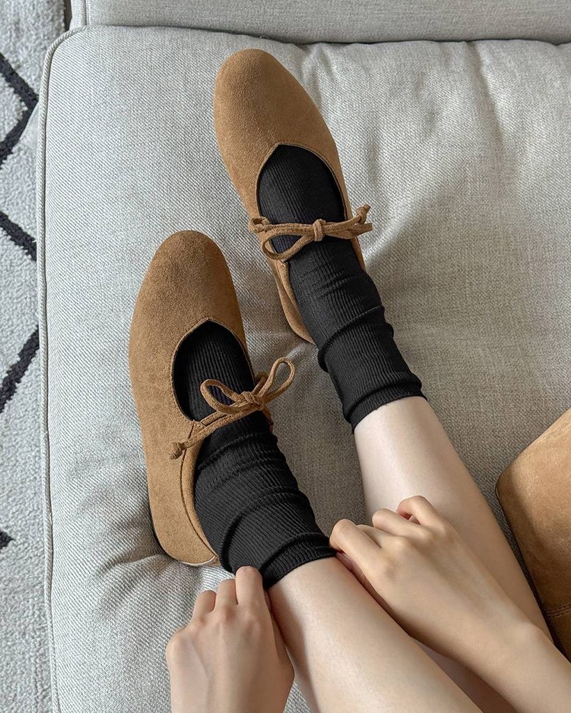 [1cm]ランシースエードストラップフラットシューズ