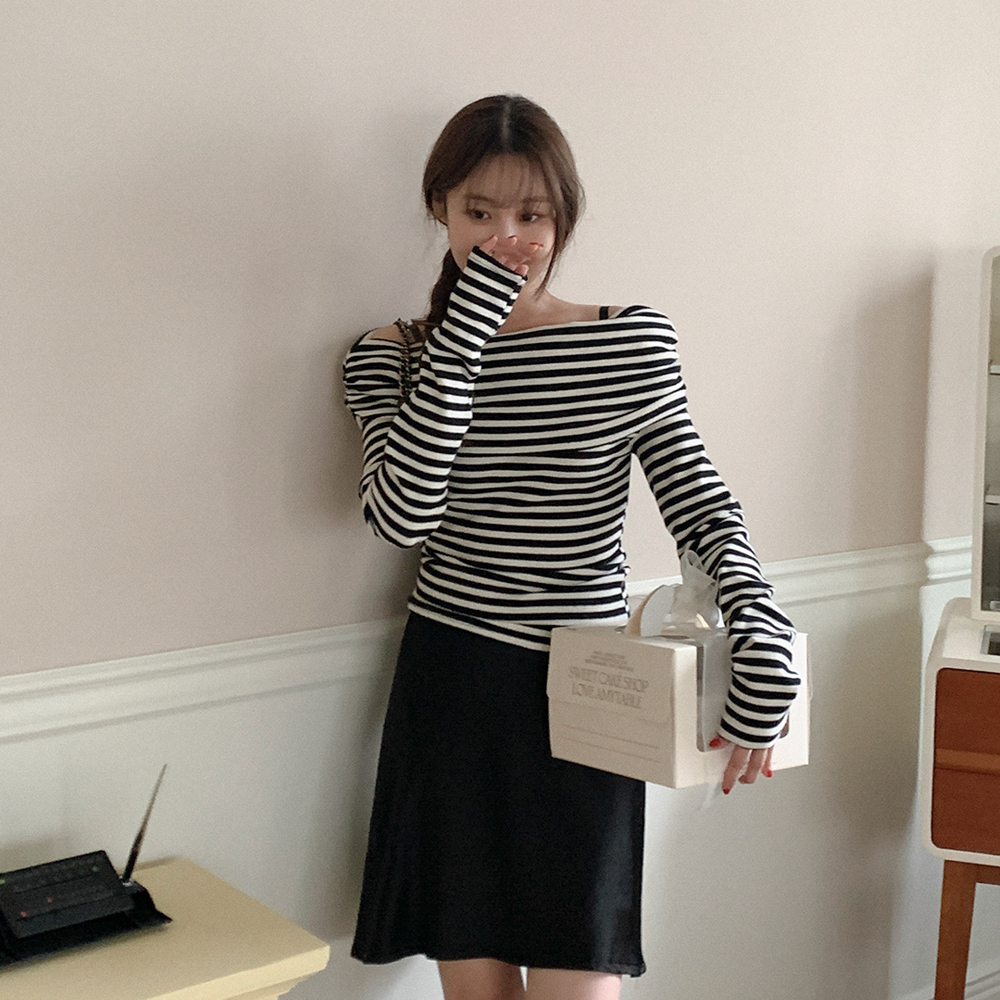 ボーダーオフショルTシャツ | ファッション通販サイト NUGU