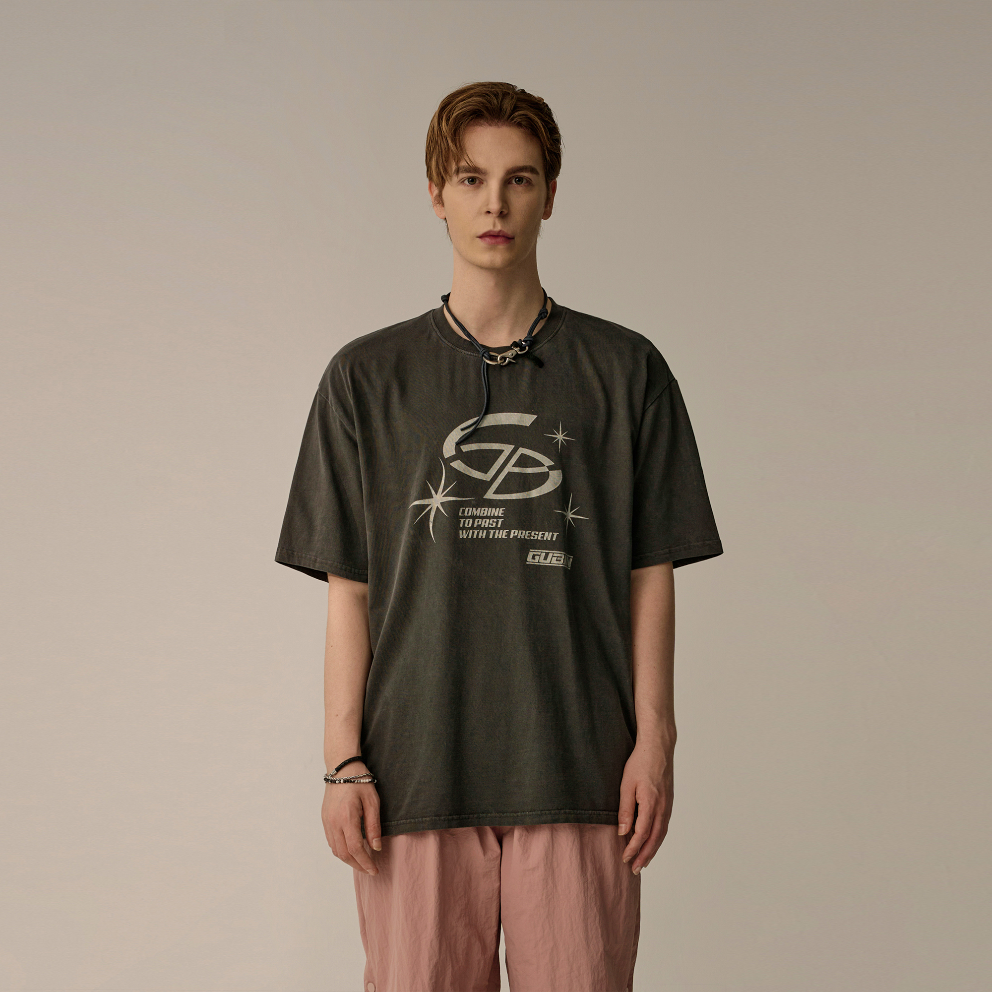 ★GUBIN★ Pigment Starlight Short Sleeve T-Shirt Charcoal MUSINSA | GUBIN Pigment Starlight Short Sleeve T-Shirt