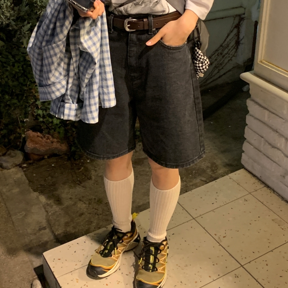 C5332 艶T×パープルパンツコーデ 紫パンツコーデ11選】パープルに合うトップスの色は？｜デートや