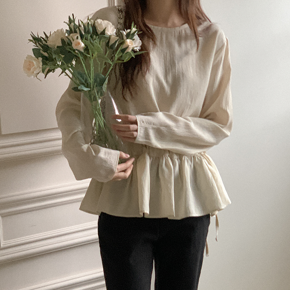 ストリングリボンブラウス