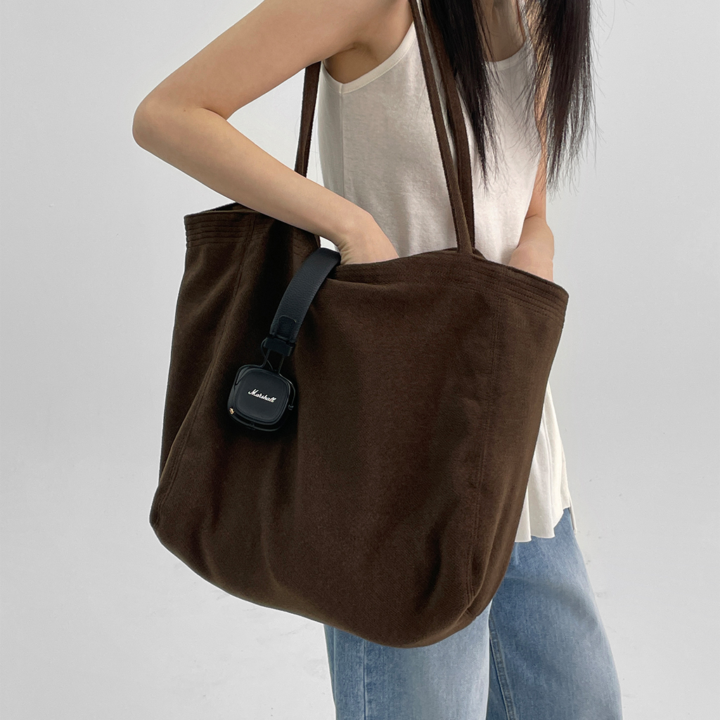 ピーカントスエードビッグショルダーバッグ