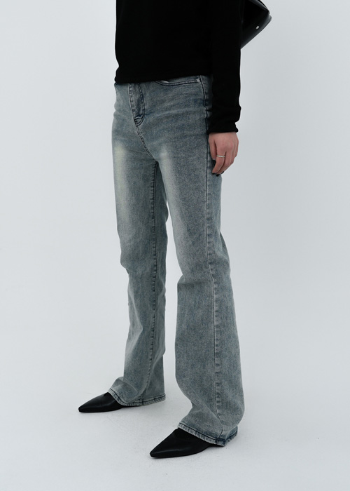 ブーツカットデニムパンツ