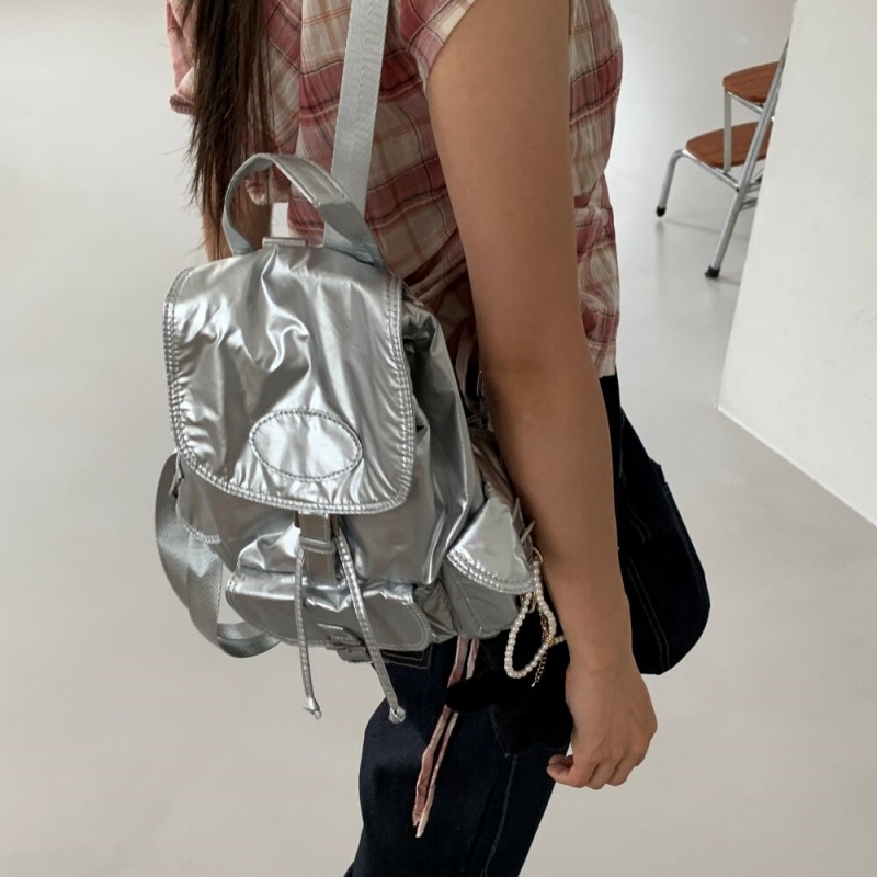 ポッタリーバーンリュック シルバー シルバーポケットバックパック/リュック | ファッション通販サイト NUGU