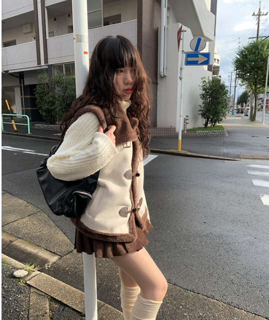 ダッフルボタンフェイクファームートンベスト (2color)