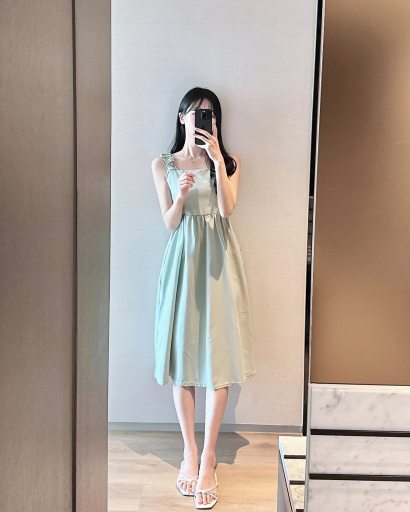 ま*む様 PINUE シャーリングキャミワンピース SAND BEIGE（サンド 中古・古着通販】PINUE (ピヌエ) シャーリングキャミワンピース