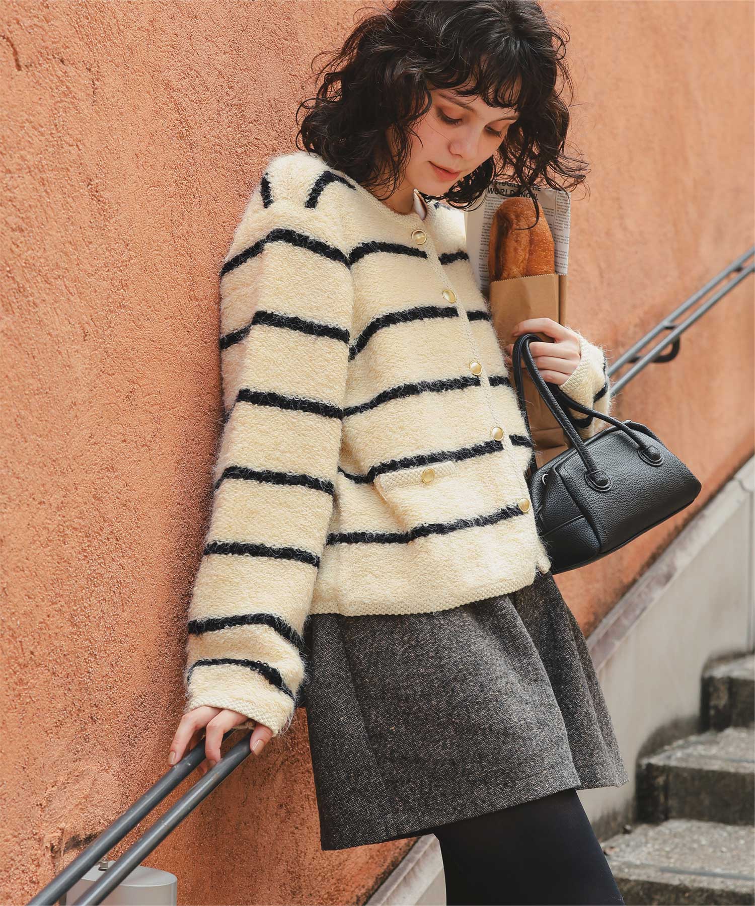 プチループゴールド釦ニットカーディガン